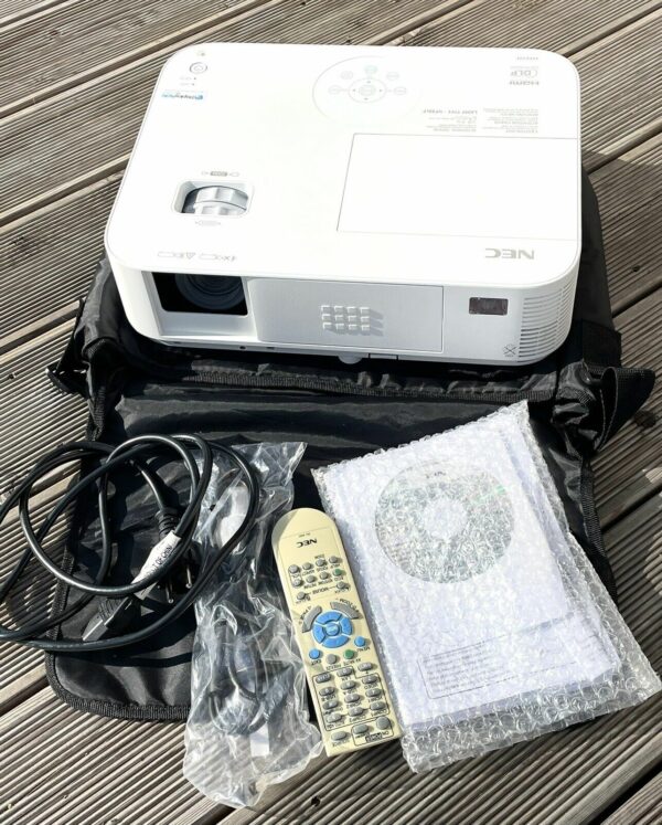 NEC M402H FULL HD 3D Professional Desktop Projektor Heimkino Beamer 2297h DLP